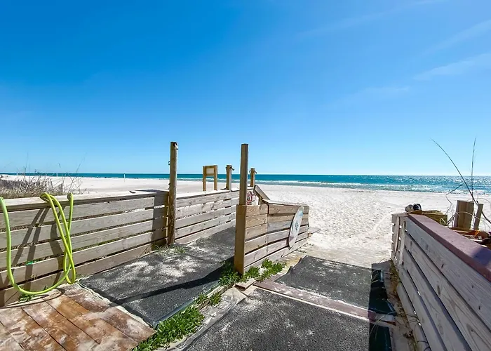 Holiday home Crystal Shores West 101